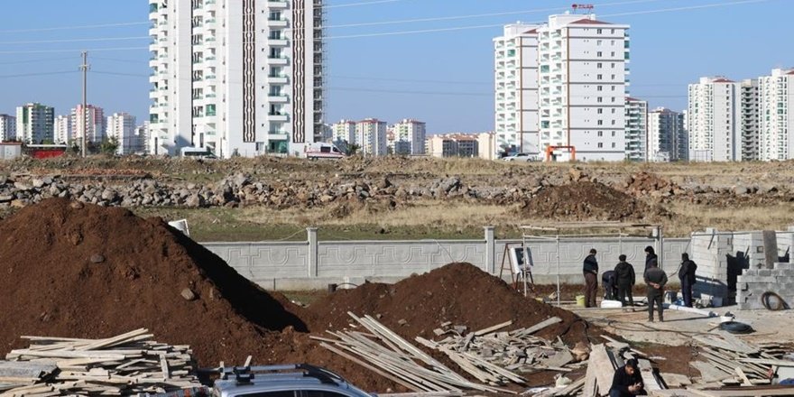 Diyarbakır'da inşaat işçileri beton blok altında kaldı, ağır yaralılar var