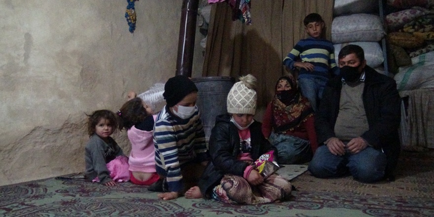 Harabeye dönen tek odalı evde yaşam mücadelesi