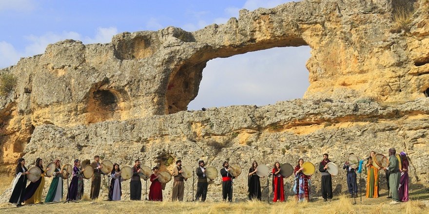 Diyarbakır’ın tarihi mekanlarında online konserler sürüyor