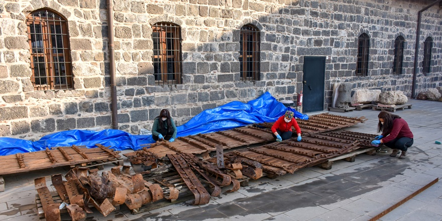 Tarihi surların kapıları restore ediliyor