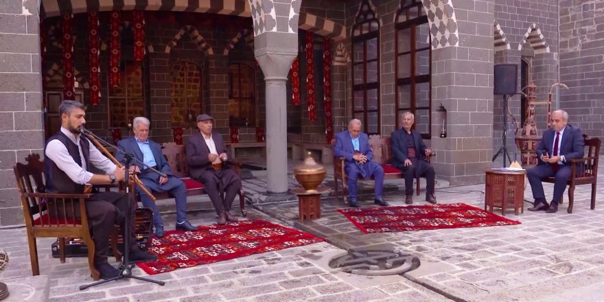 Dengbejler dijital konserle vatandaşların evine misafir oldu