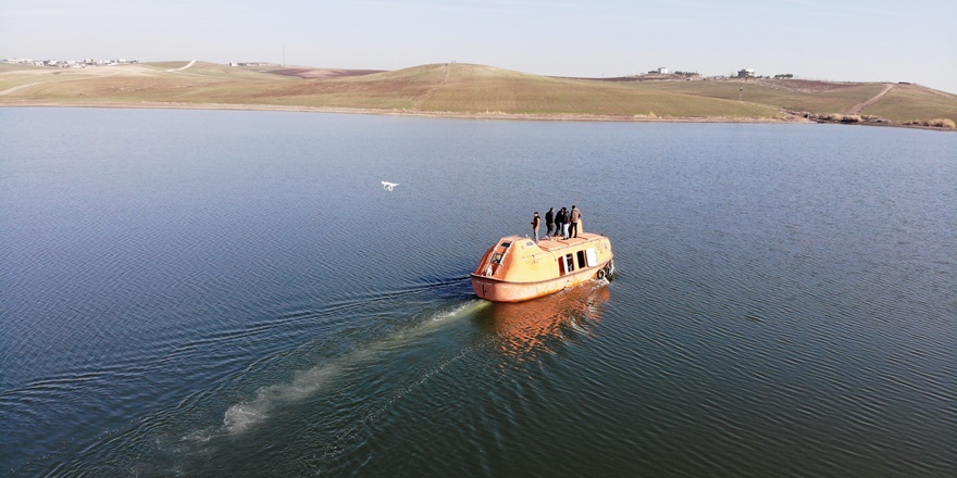 Diyarbakır'da 'denizaltı' ulaşımı