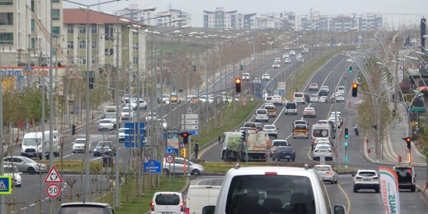 Kısıtlamadan sonra Diyarbakır'da trafik yoğunluğu