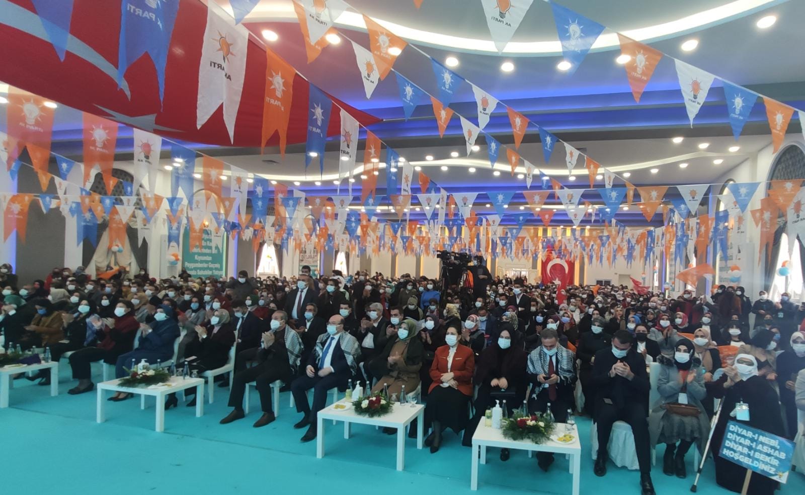 VİDEO- AK Parti Diyarbakır Kadın Kolları 6. Olağan Kongresi yapıldı