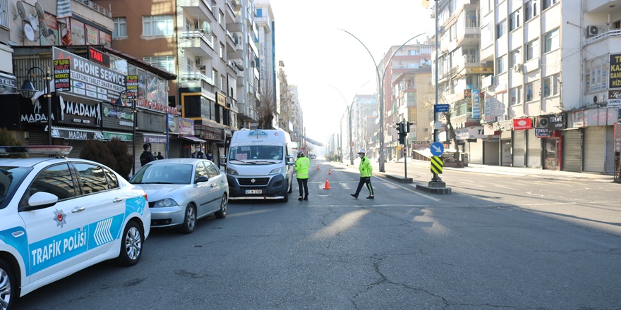 Diyarbakır'da kısıtlama sessizliği