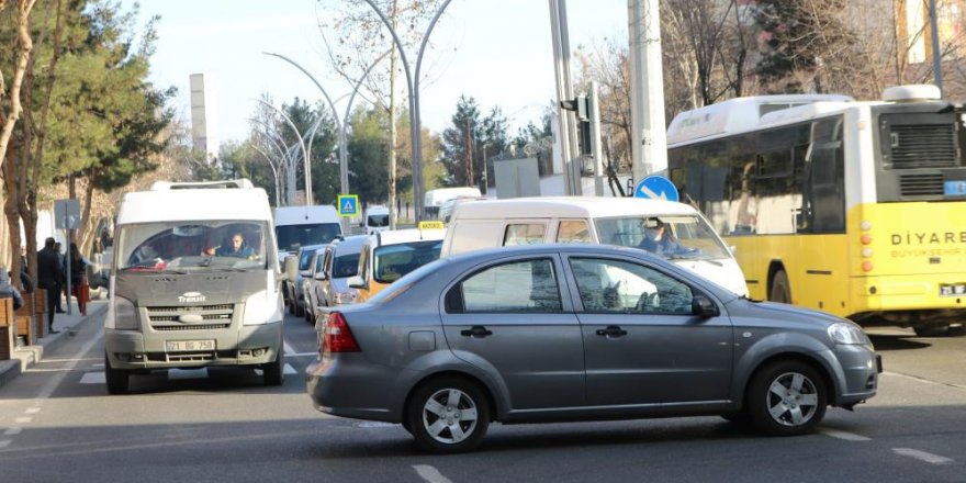 Diyarbakır'da trafik yoğunluğu