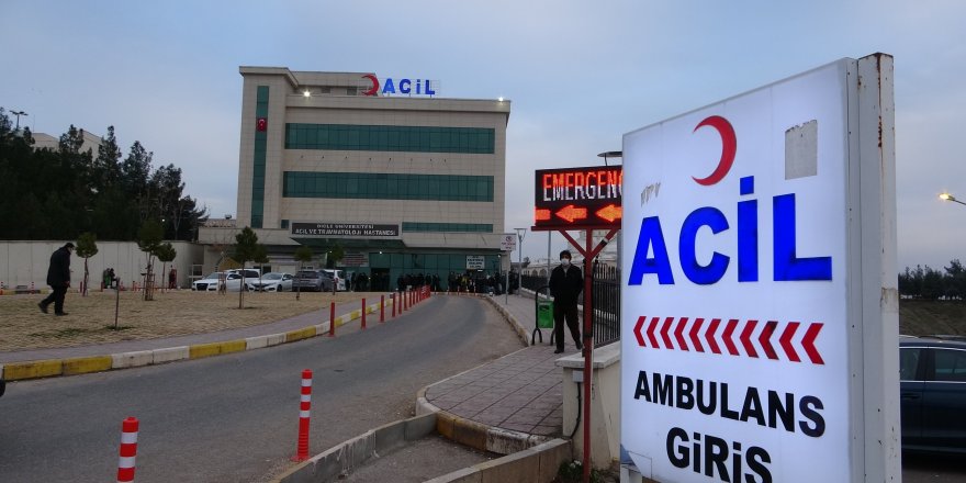 Diyarbakır'da buldukları cismin patlaması sonucu 2 kardeşten biri öldü