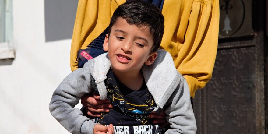 Epilepsi hastası 5 yaşındaki Furkan destek bekliyor