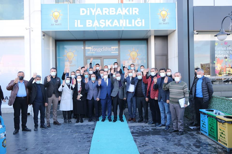 Ak Parti Diyarbakır il Başkanlığında devir teslim töreni