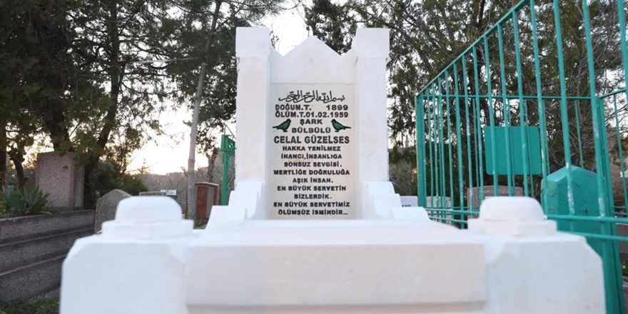 Celal Güzelses'in kabrini yeniledi