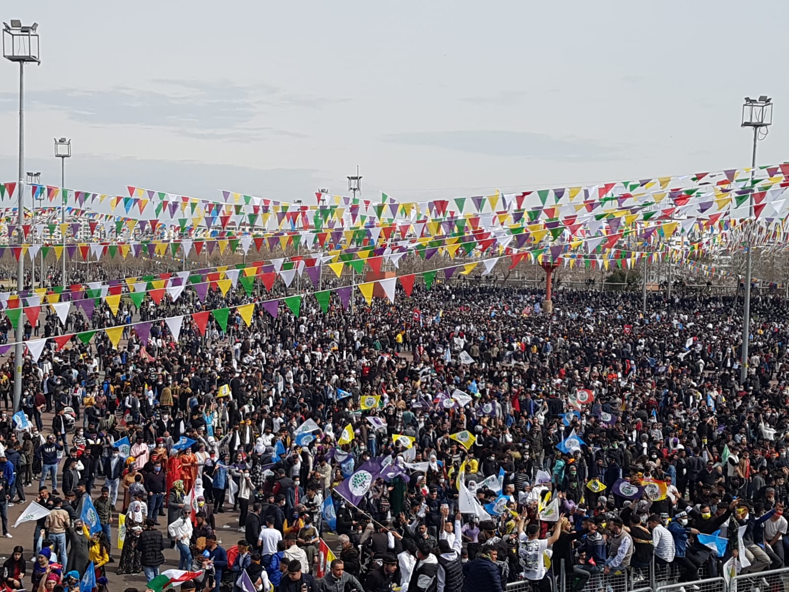 VİDEO - Diyarbakır’da Newroz kutlamaları