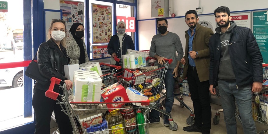 Diyarbakır’da görev yapan öğretmenler ‘iyilik’ dağıtıyor