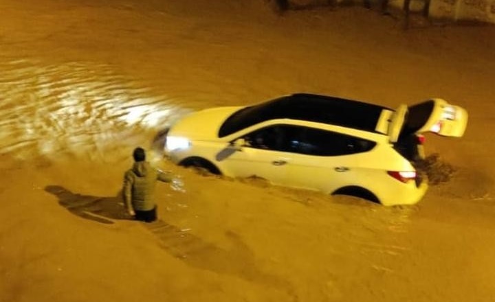 Diyarbakır, Bingöl ve Şırnak’ta yağış hayatı felç etti