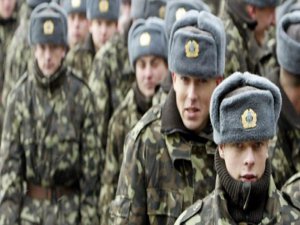 Artık 18 yaşındakiler zorunlu askerlik yapacak