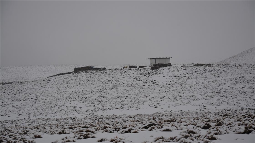 Nisan ayında Karacadağ’a kar düştü