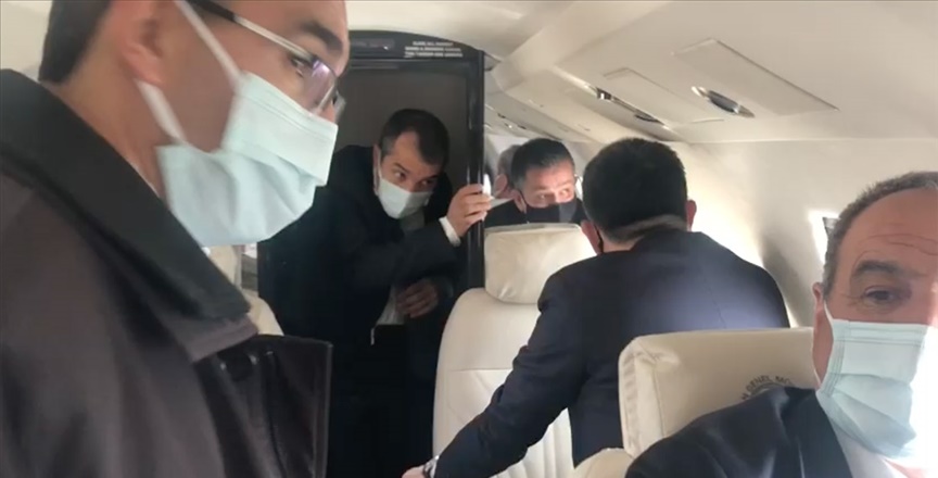 Şırnak'a giden Bakan Pakdemirli'nin uçağı havada arızalandı