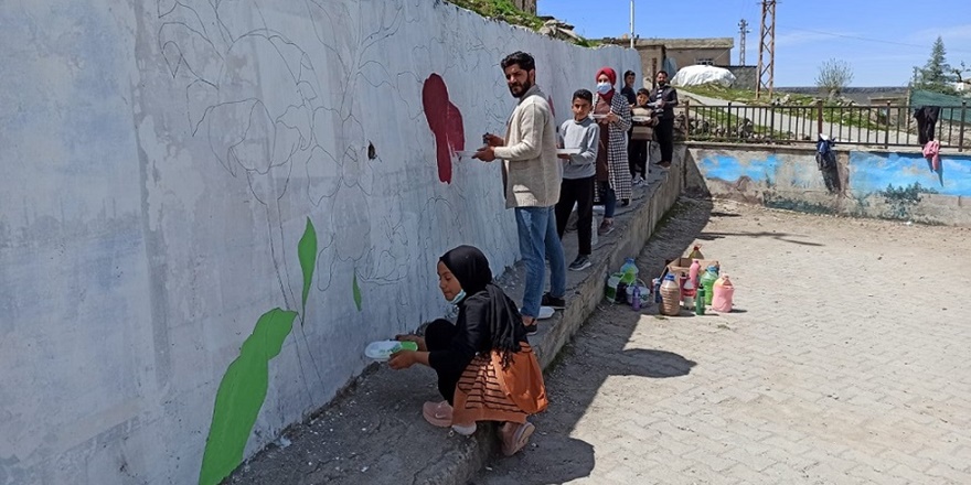 ‘Beşiri Bir Tuval Bende Bir Ressamım’