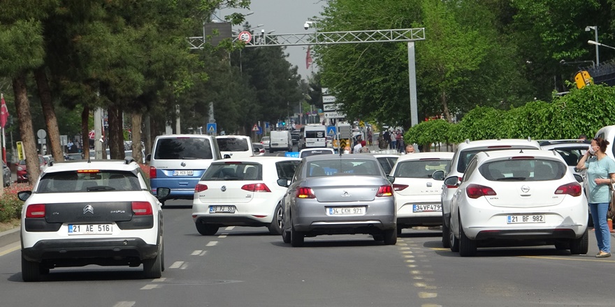 Diyarbakır’da kısıtlamadan sonra trafik yoğunluğu