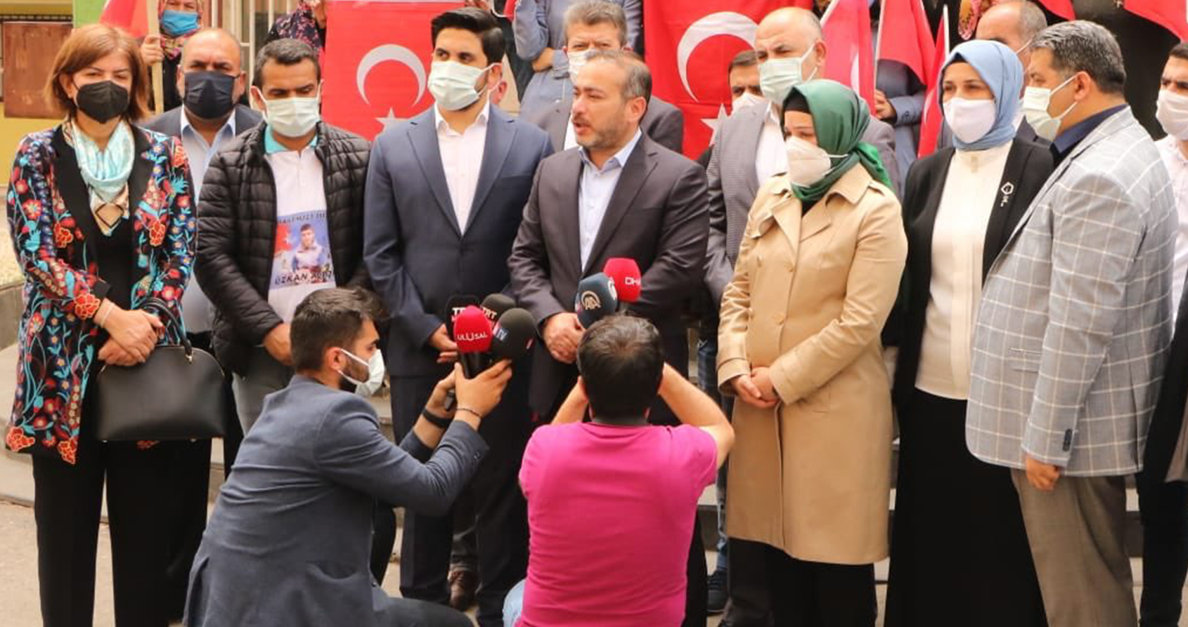 Diyarbakır Valiliğinde AK Partili Başkan ve yöneticilere ‘arama’ eziyeti