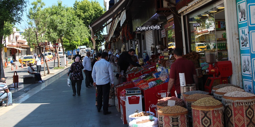 Diyarbakır’da tam kapanmada bayram alışverişi