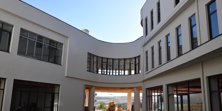 Adalet Bakanı Gül, Gaziantep'te Cemevi inşaatını inceledi