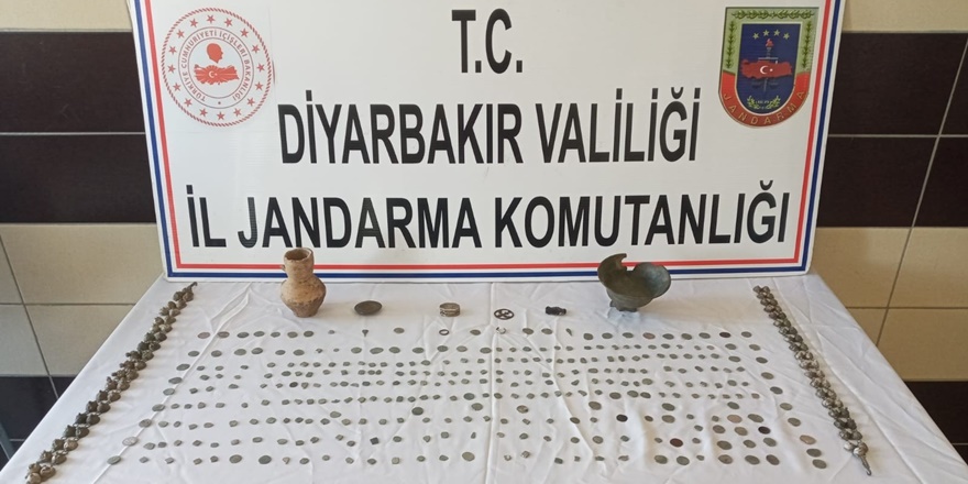 Diyarbakır'da tarihi eser kaçakçılığı operasyonu:  4 gözaltı