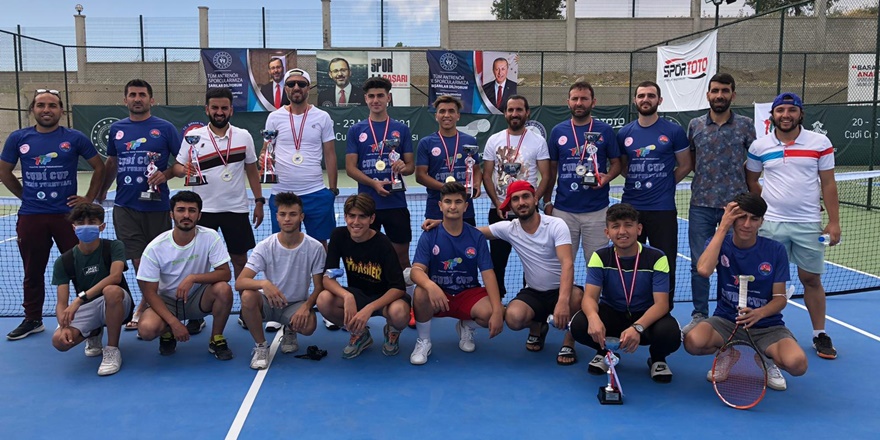 Batmanlı tenisçilerin başarısı