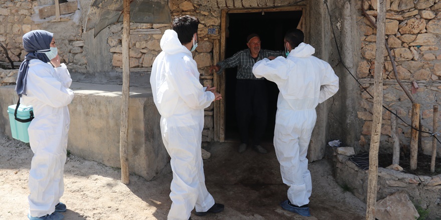 Diyarbakır'da aşı ikna ekibi yollarda