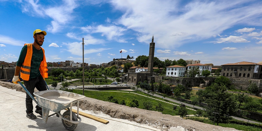 Sur’daki  restorasyon çalışmaları genişliyor
