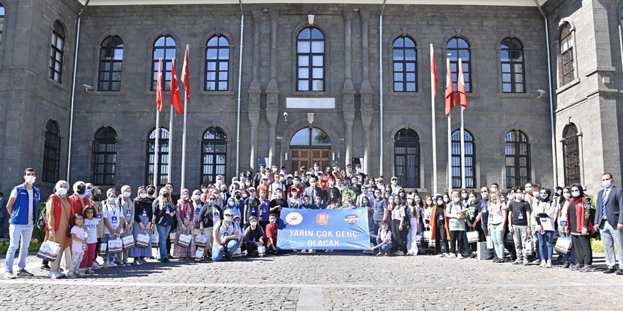 5 ilden gelen öğrenciler Diyarbakır'ı gezdi