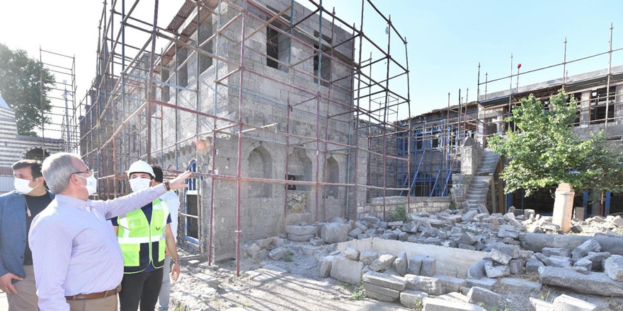 Vali Karaloğlu Sur'daki restorasyon çalışmalarını inceledi