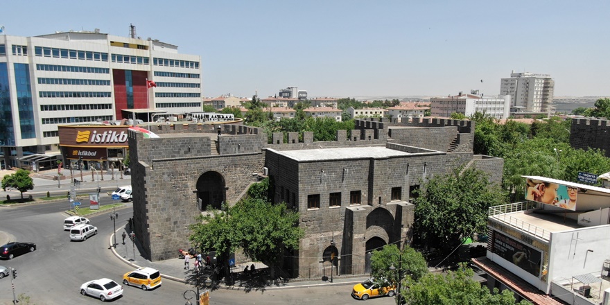 Diyarbakır surlarının Dağkapı burçları müze olacak