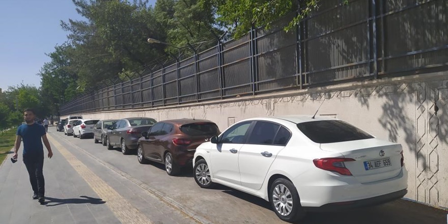 Bisiklet yolu mu otopark mı?