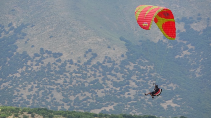 Bingöl’de yamaç paraşütü yarışı