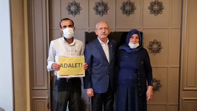 CHP lideri Şenyaşar ailesiyle görüştü