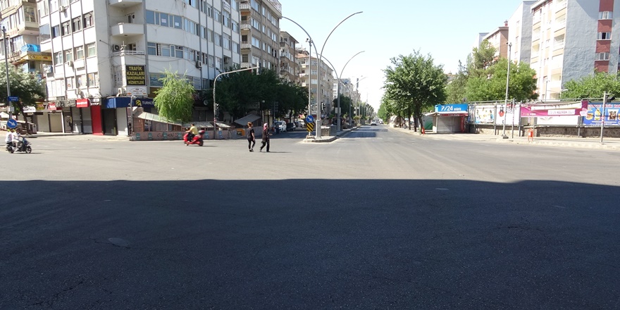 Diyarbakır’da cadde ve sokaklar kısmen boş kaldı