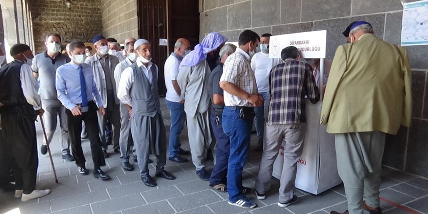 Diyarbakır’da randevusuz aşı kuyruğu