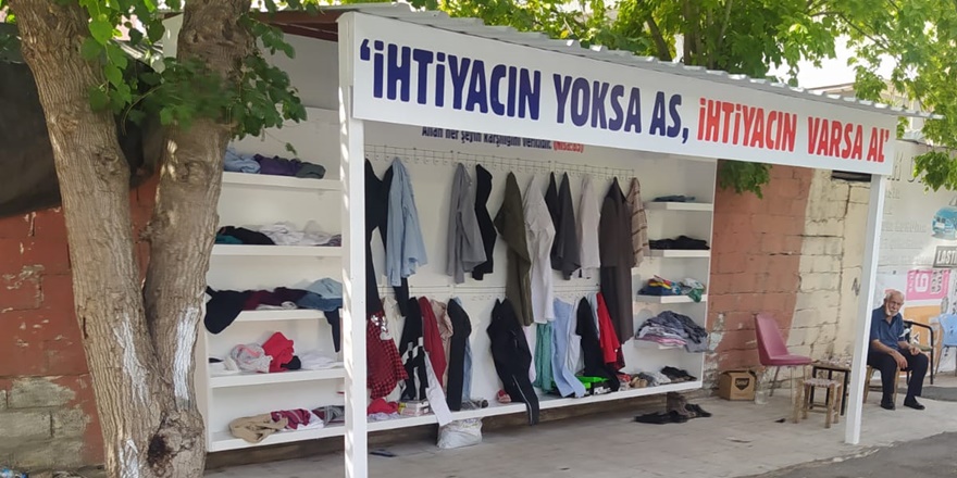 Diyarbakır’da 'ihtiyacın yoksa as, ihtiyacın varsa al' standı