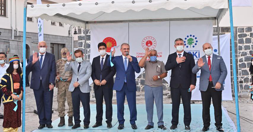 Cumhurbaşkanı Erdoğan Diyarbakır’da anahtar teslim törenine katıldı