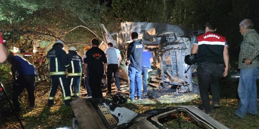 Mültecileri taşıyan minibüs devrildi: 12 ölü, 20 yaralı