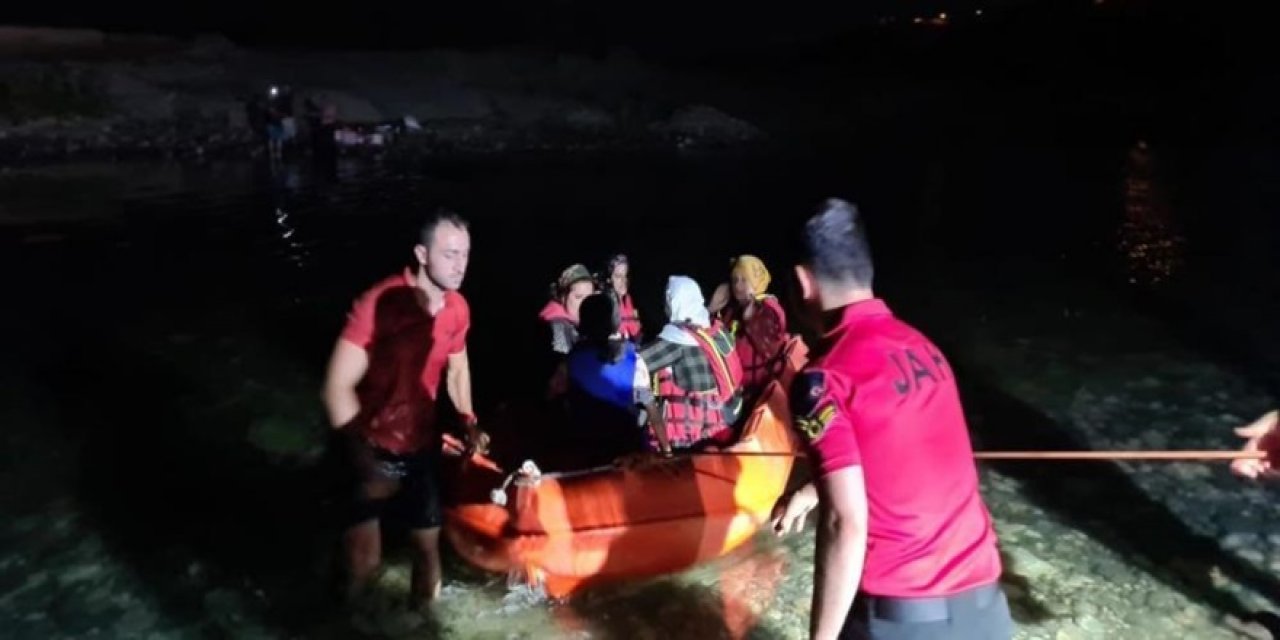 Dicle Nehri’nde mahsur kalan 21 kişi kurtarıldı