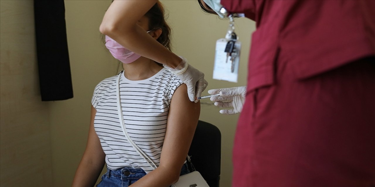 Fahrettin Koca'dan BioNTech aşısı için 'randevu alın' uyarısı
