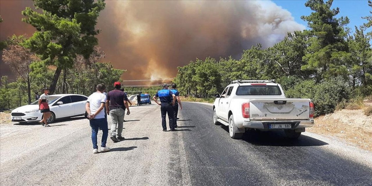 Manavgat'ta yangın: Bazı evler boşaltıldı