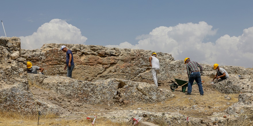 Eğil Kalesi’nde arkeolojik kazı başladı