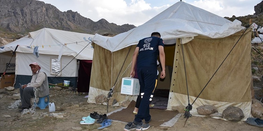 Sağlık çalışanlarının emekleriyle Hakkari 'mavi' kategoriye taşındı