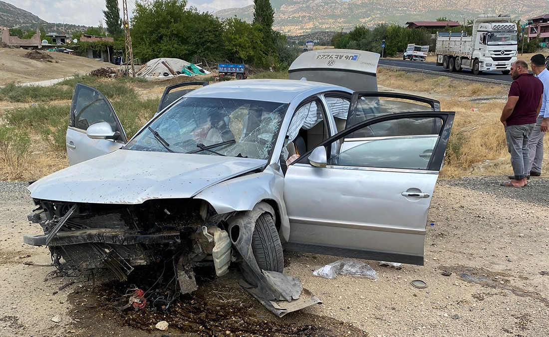 Diyarbakır- Bingöl yolunda trafik kazası: 3 yaralı