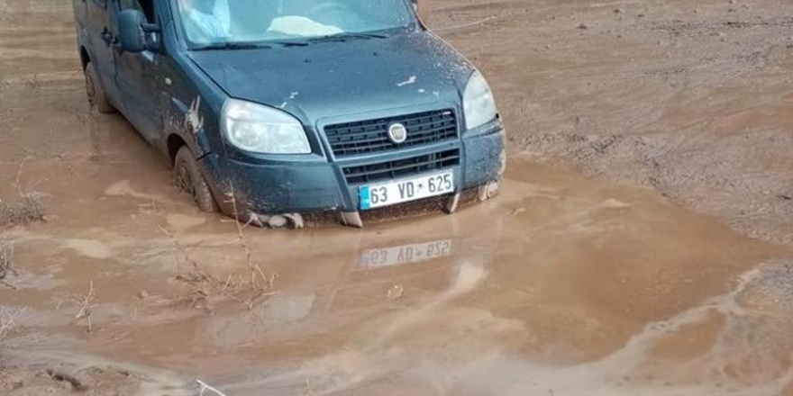 Heyelan nedeniyle kapanan yollar ulaşıma açıldı