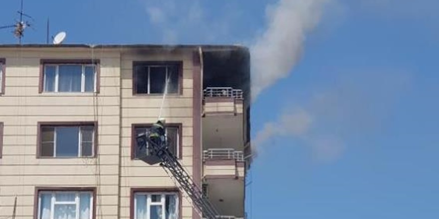 Diyarbakır’da yangın: Apartman boşaltıldı