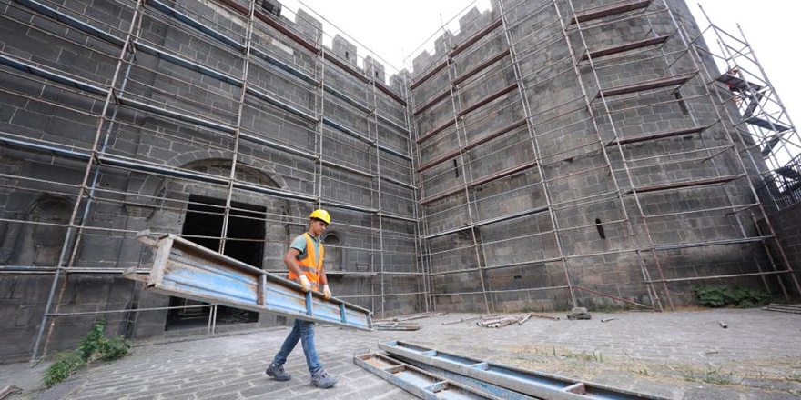 Dağkapı Burçları’nda restorasyon başladı