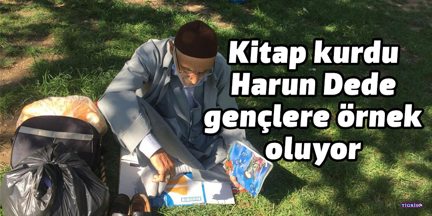 Kitap kurdu Harun Dede gençlere örnek oluyor